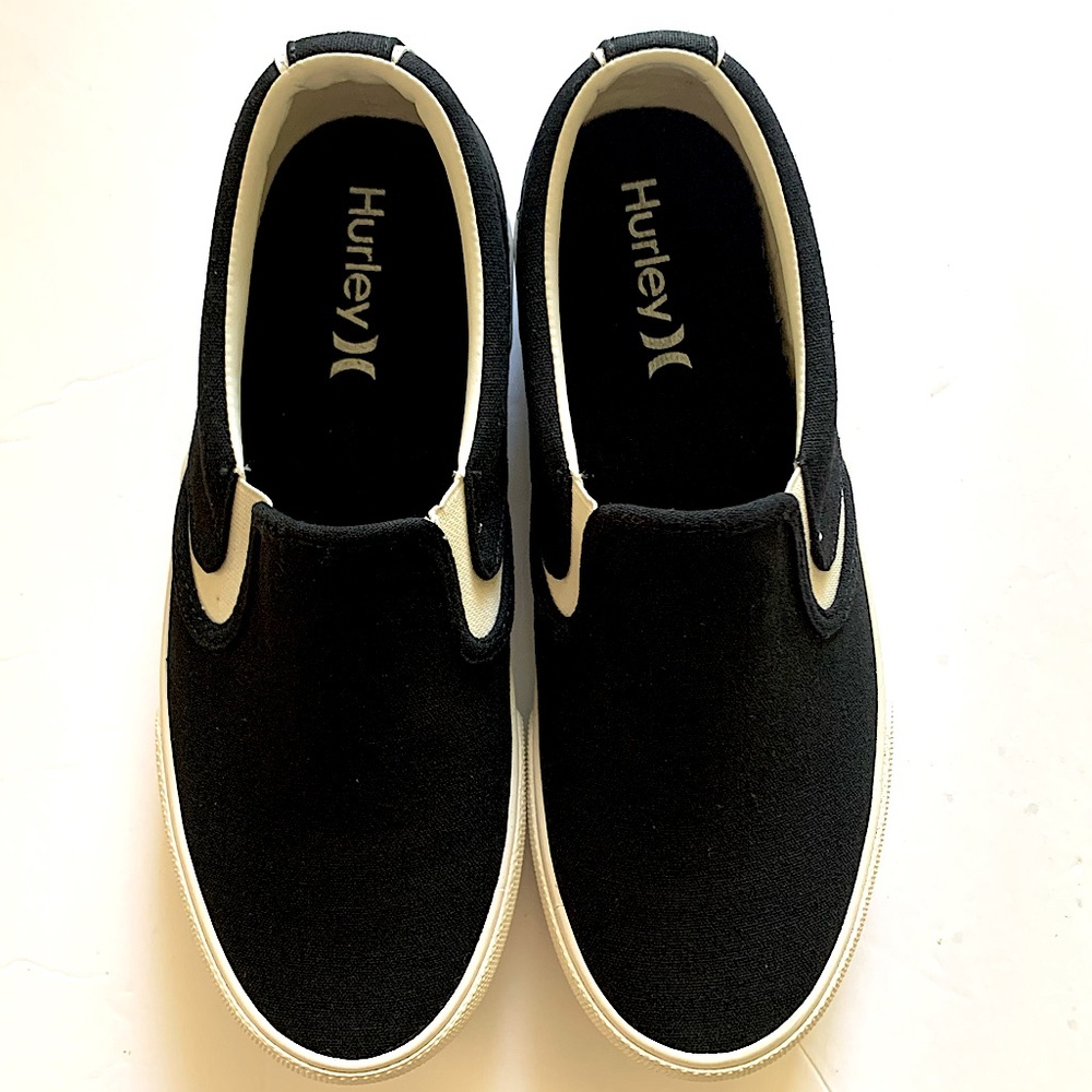 Men’s Hurley black and white slip on sneakers size 8 1/2 NWOT
